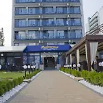 Palace (adults Only) ساني بيتش